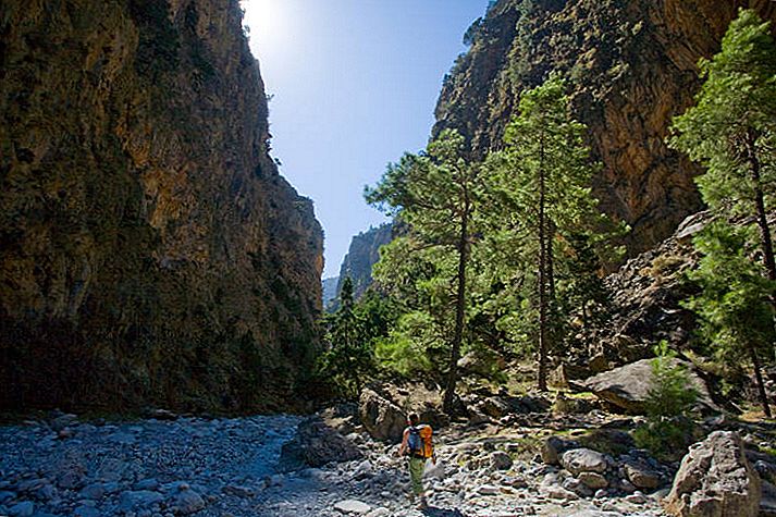 hiking-samaria-gorge-crete_cs.jpg